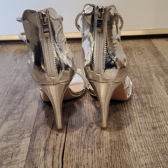 Heels - Picture 3 of 4